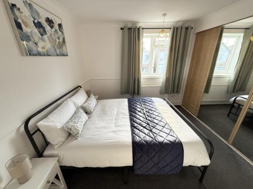 Bray on Thames House | Cosy and comfy 4-bed house in Burnham Slough Near Legoland and Winsdor Castle