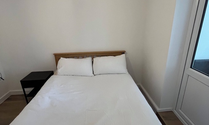 Custom House Apartment | Cosy and Convenient 1BD Home near ExCel London
