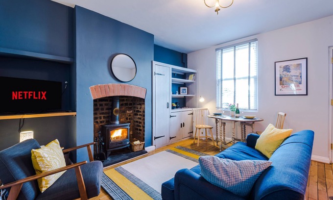 Chester Cottage | Cosy and Idyllic Fisherman's Cottage in Chester