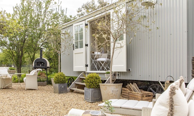 Stanhoe Cabin | Cosy and luxurious, Hidden Hut is beautifully finished with opulent touches and has uninterrupted vi
