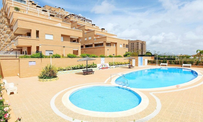 Cabanes Apartment | Cosy apartment for 6 people with A/C, pool, TV and terrace