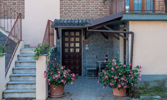 Castagnole Monferrato Apartment | Cosy apartment for 3 guests with A/C, WIFI, TV and balcony