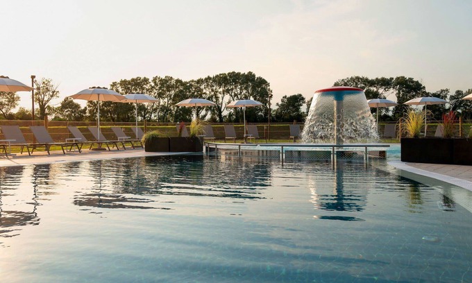 Lignano Sabbiadoro House | Cosy apartment in villa for 6 guests with pool, A/C, WIFI, TV, terrace and pets allowed