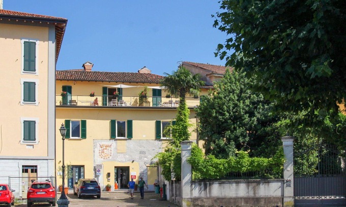 Porto Valtravaglia Apartment | Cosy apartment for 4 guests with WIFI and TV