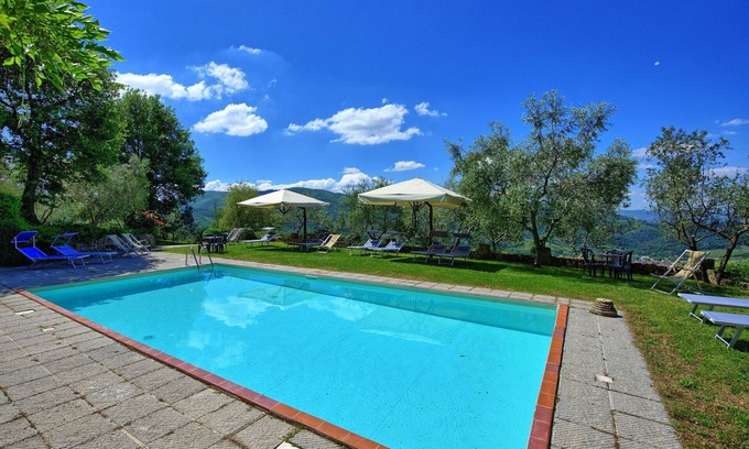 Greve in Chianti Apartment | Cosy apartment with pool, WIFI, TV, patio, pets allowed, panoramic view, close to Greve In Chianti