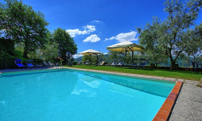Greve in Chianti Apartment | Cosy apartment with pool, WIFI, TV, patio, pets allowed, panoramic view, close to Greve In Chianti