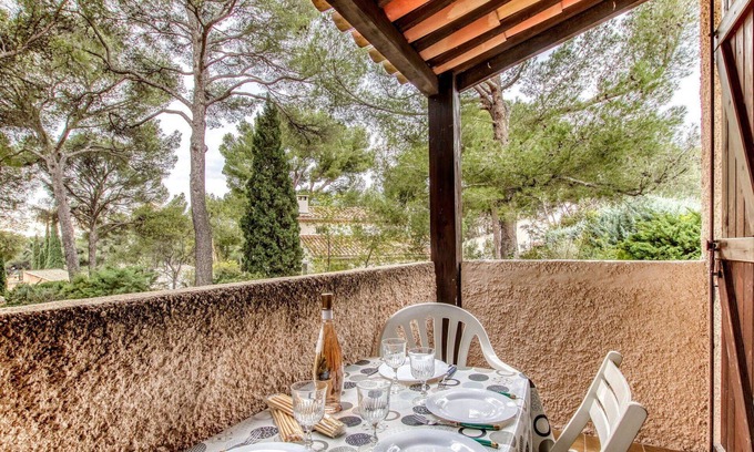 Les Lecques Apartment | Cosy apartment for 4 guests with WIFI, TV, terrace and pets allowed