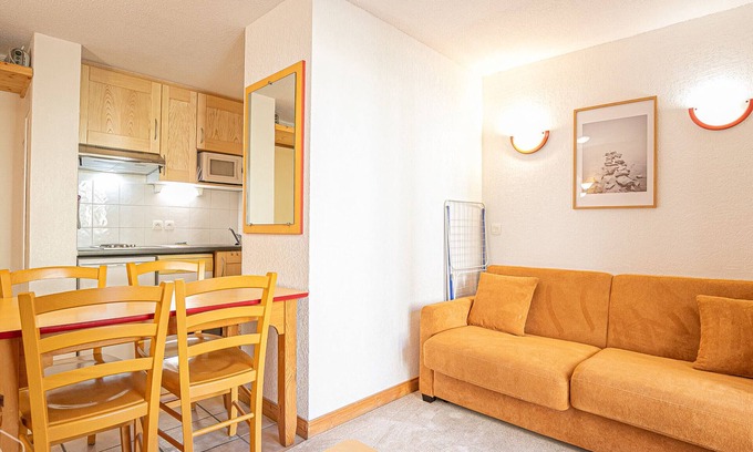 Aussois Apartment | Cosy apartment at the foot of the slopes with pets allowed