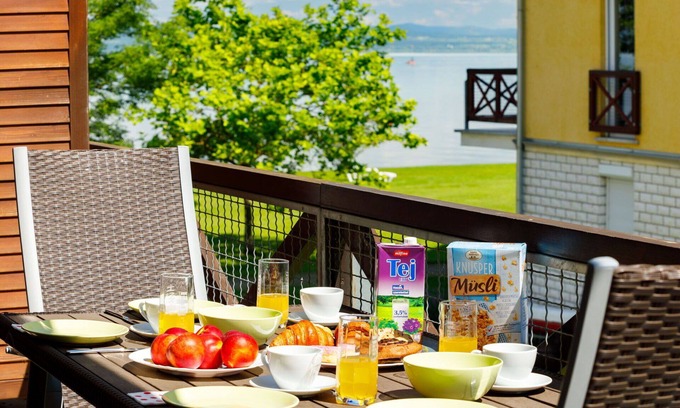 Balatonoszod Apartment | Cosy apartment for 5 guests with WIFI, A/C, TV and balcony