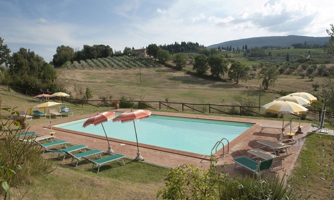 San Gimignano Apartment | Cosy apartment for 4 people with pool, A/C, WIFI, pets allowed and panoramic view