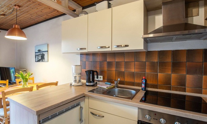 Friedrichskoog Apartment | Cosy apartment for 4 people with WIFI, TV, terrace and parking