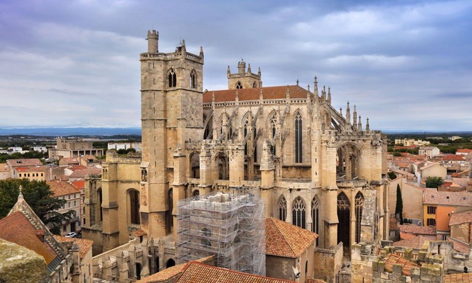 Narbonne Apartment | Cosy apartment for 4 people with TV and balcony