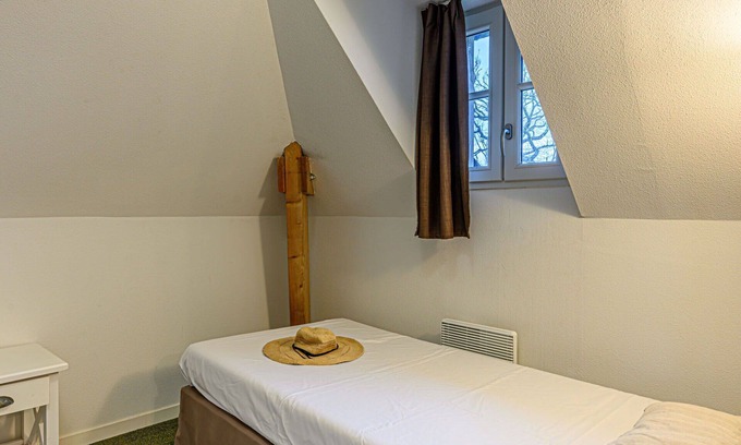 Baden Apartment | Cosy apartment for 4 guests with WIFI, pool, TV and panoramic view