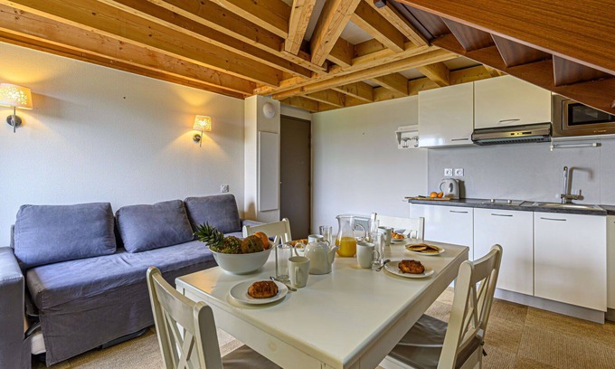 Baden Apartment | Cosy apartment for 4 guests with pool, WIFI, TV and terrace