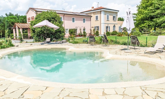 Fucecchio Apartment | Cosy apartment for 4 guests with A/C, WIFI, pool, balcony and pets allowed