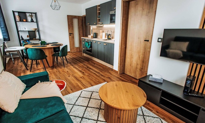 Bozi Dar Apartment | Cosy apartment for 4 people with TV and parking