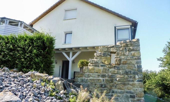 Luegde Apartment | Cosy apartment for 5 guests with WIFI, TV, terrace, pets allowed and parking