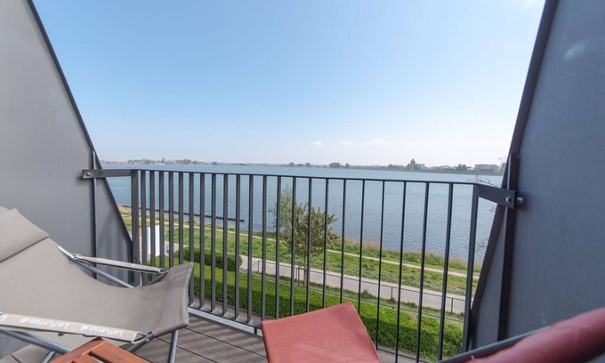 Ostend Apartment | Cosy apartment for 5 people with WIFI, TV and terrace