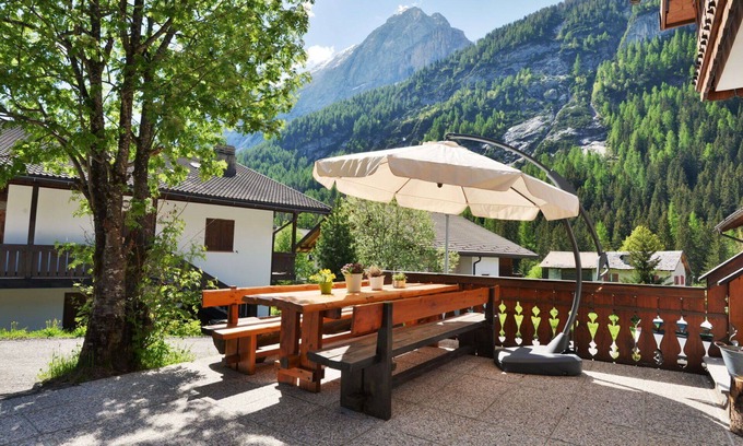 Penia Apartment | Cosy apartment for 6 people with WIFI, TV and patio