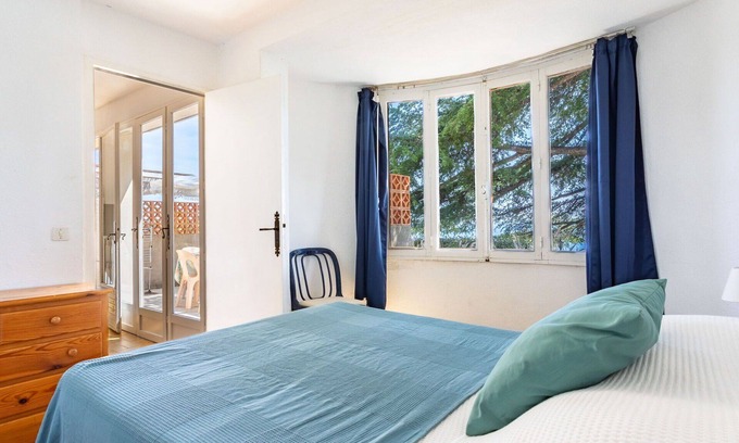 Le Lavandou Apartment | Cosy apartment for 6 people with WIFI, TV and terrace