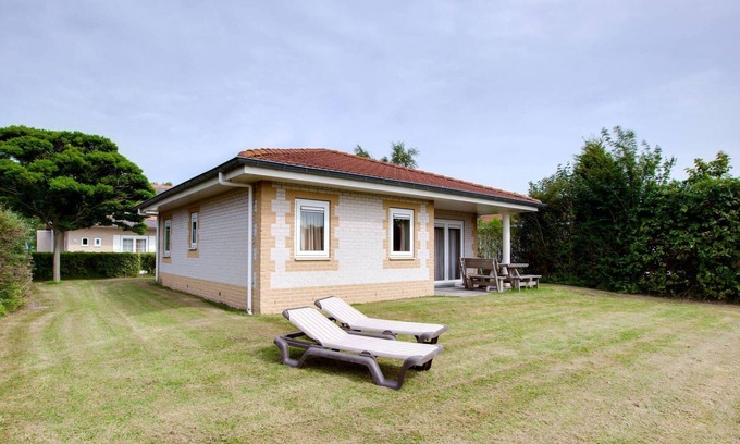 Municipality of Hellevoetsluis House | Cosy apartment in villa for 4 people with pool, WIFI, TV, terrace and parking