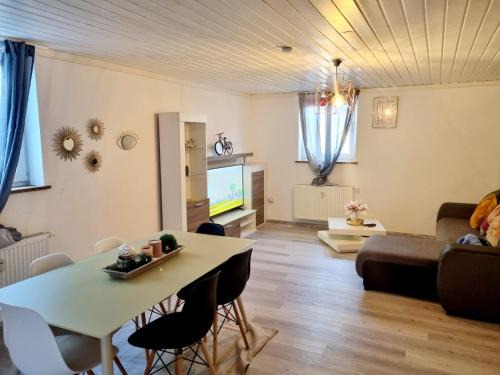 Gross-Rohrheim Apartment | Cosy Apartment in Groß-Rohrheim – 87 m² – Sunny Terrace