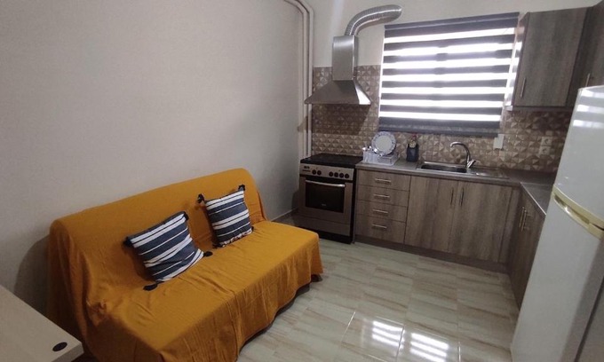 Amarinthos Apartment | Cosy Apartment in relaxed neighbourhood