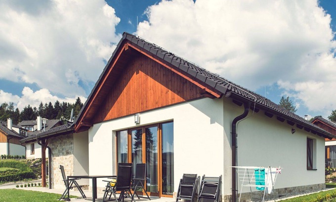 Lipno nad Vltavou House | Cosy apartment in villa for 6 guests with WIFI, TV, terrace, pets allowed and parking