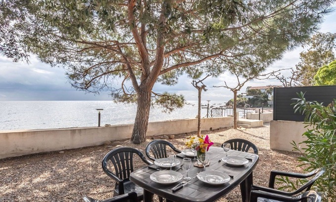 Sari-Solenzara House | Cosy apartment in villa for 5 people with WIFI, TV and patio