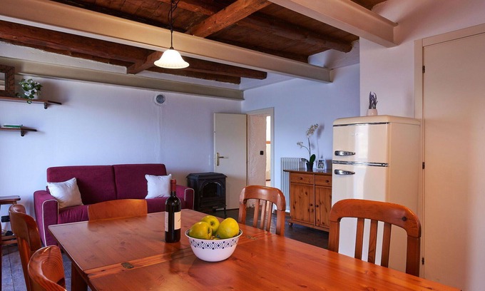 Bellano House | Cosy apartment in villa for 6 guests with WIFI, TV, patio and pets allowed