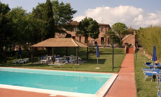 Peccioli Villa | Cosy apartment in villa for 4 people with pool, WIFI and panoramic view