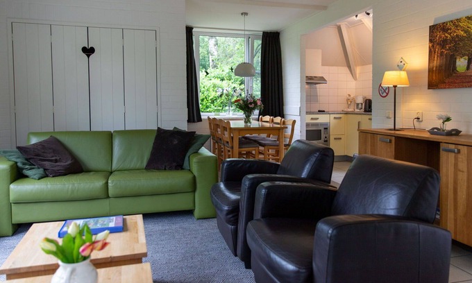 Municipality of Dalfsen House | Cosy apartment in villa for 4 guests with pool, WIFI, TV and terrace