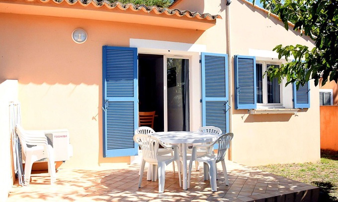 Pineto House | Cosy apartment in villa for 8 people with WIFI, pool, TV, terrace and pets allowed