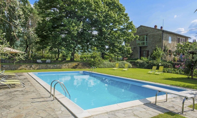 Rufina Villa | Cosy apartment in villa for 4 guests with WIFI, pool, terrace, pets allowed and parking