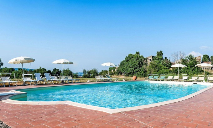 San Macario In Monte Villa | Cosy apartment in villa for 4 guests with pool, WIFI, TV, terrace and pets allowed
