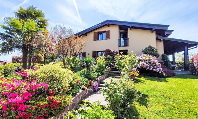 Villa Guardia Apartment | Cosy apartment for 5 people with A/C, WIFI, TV, balcony and panoramic view