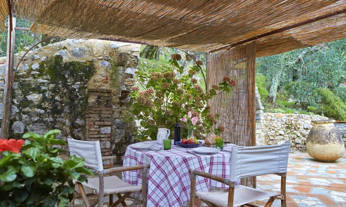 Camaiore Apartment | Cosy Apt. in Tuscan hamlet ♥ Couples Escape ♥ Bird's eye View