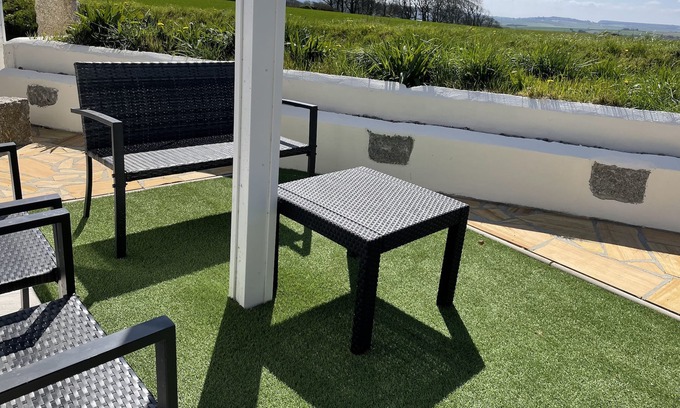 Kingsbridge Cabin | Cosy Cabin for two with Countryside Views, near Kingsbridge and Salcombe