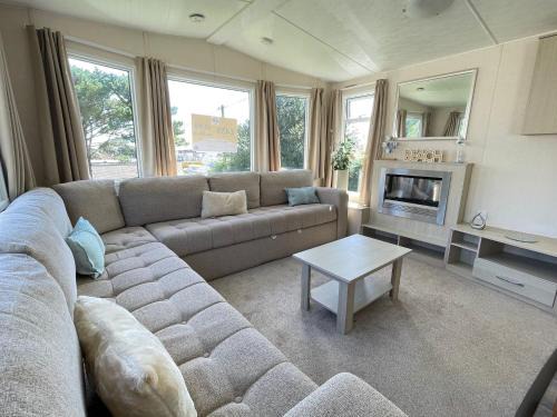 Pendine Resort | Cosy Caravan