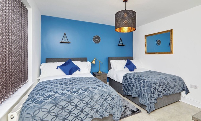 Nottingham City Centre House | Cosy Central Nottingham, 3 Bed House, 3 Bathrooms, 2x Parking