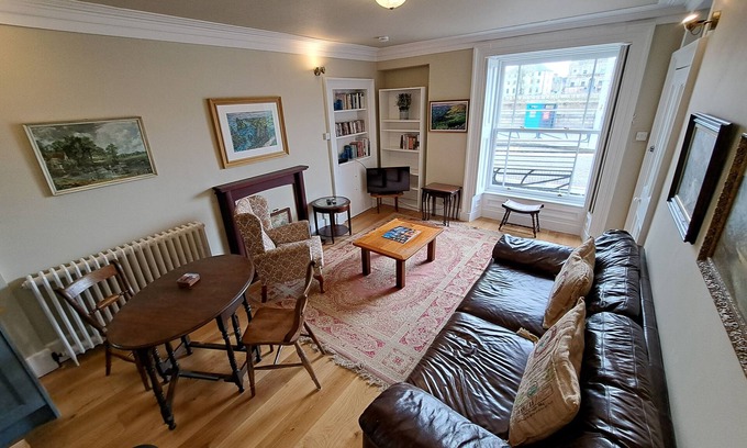 Inverness City Centre Apartment | Cosy City Centre Apartment next to the River Ness