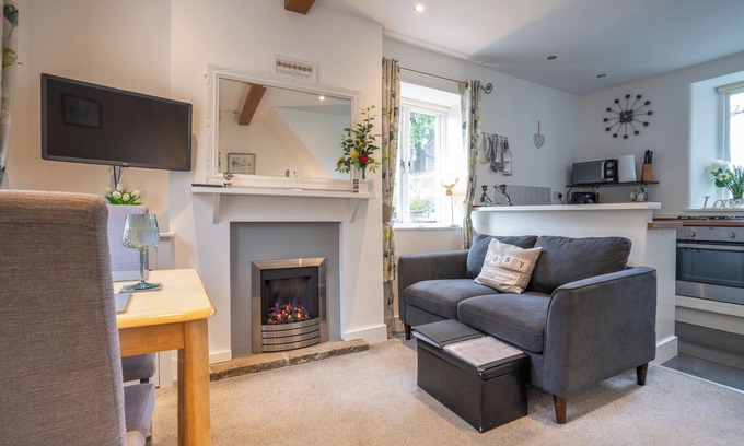 Baslow Cottage | ✨ Cosy Corner Cottage – A Cosy Hideaway in the Peak District 🏡