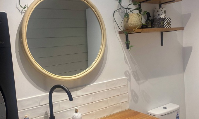 Newington House | Cosy cottage in Ballarat, close to VicPark, city and lake.