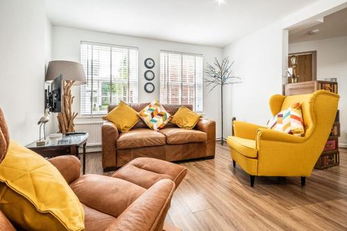 Topsham House | Cosy Cottage in Central Topsham with Parking