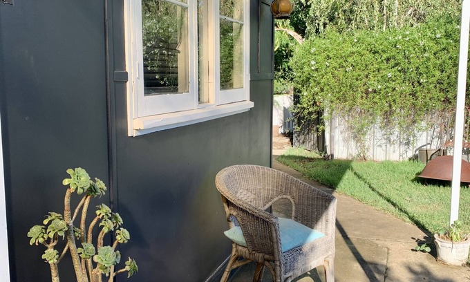 North Wagga Wagga House | Cosy Cottage is close to town, safe area.