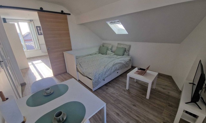 Argenteuil Apartment | Cosy F2 in Argenteuil - Ideal for business or leisure stays