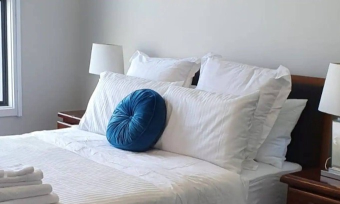 Christies Beach House | Cosy Family Townhouse - Beach Access & Localities