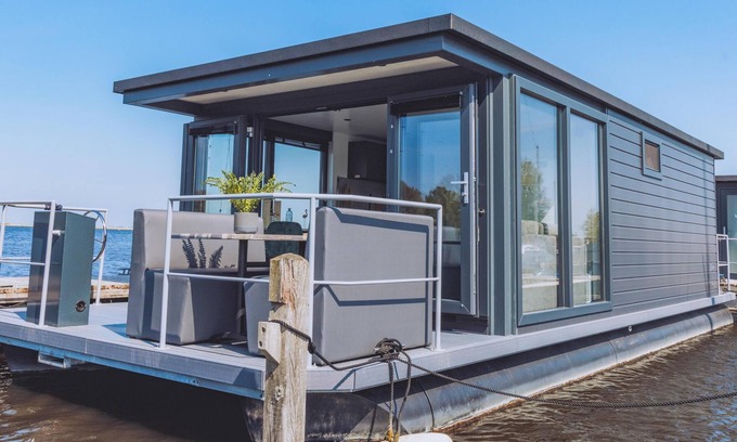 Municipality of Uitgeest Boat Rental | Cosy houseboat near the sea