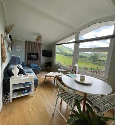 Tywyn Ski Chalet | Cosy private Chalet