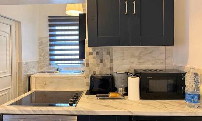 Liverpool Apartment | Cosy Retreat For Couples With Free Parking